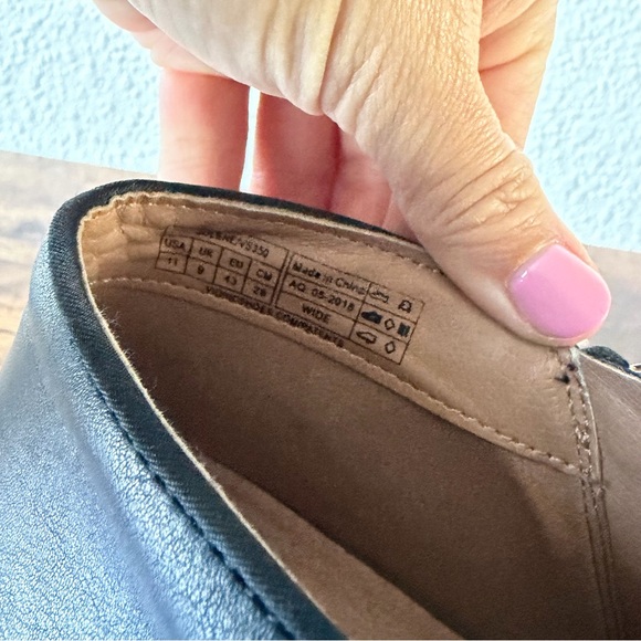 Vionic Women’s 11W Wide Jolene Black Ankle Boots Weather Resistant Leather Zip - Picture 10 of 13